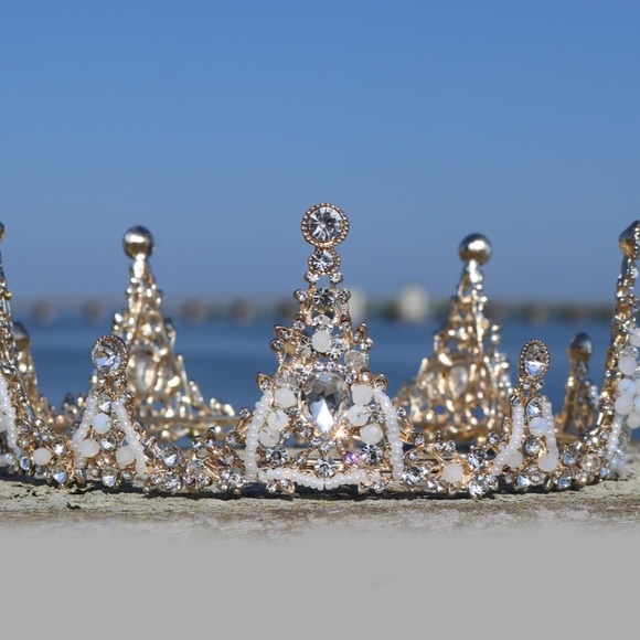 ? Sparkling Princess White Opaque Crystal Crown ✨ main image 5